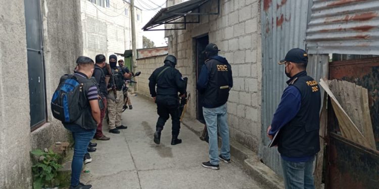 Incautan dinero y remiten a menor tras operativo de combate a las extorsiones