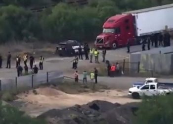 En este vehículo fueron encontrados los migrantes en San Antonio Texas.