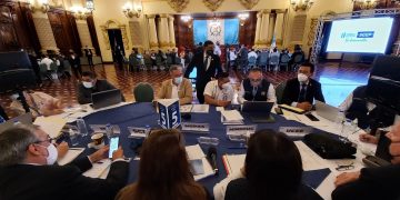 Segunda gira presidencial 2022 aborda avance de obras de desarrollo en Petén