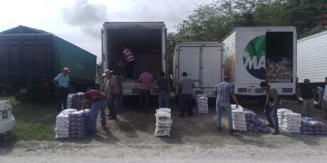 Entrega de alimentos Laguna Larga Petén