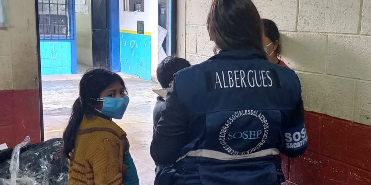Más de 50 vecinos de San Luis Jilotepeque reciben asistencia en albergue de SOSEP