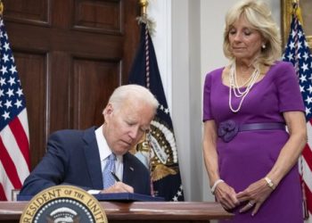 Biden espera que nueva ley sobre armas en EE. UU. permita salvar muchas vidas