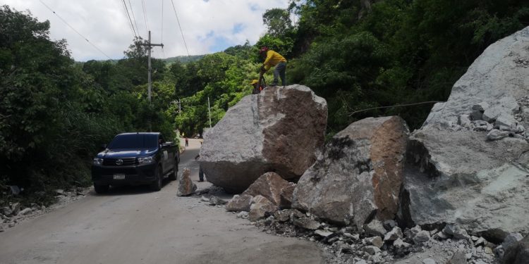 Atienden a más de 60 personas afectadas por lluvias en las últimas horas
