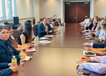 Canciller visita a connacionales hospitalizados para brindar apoyo