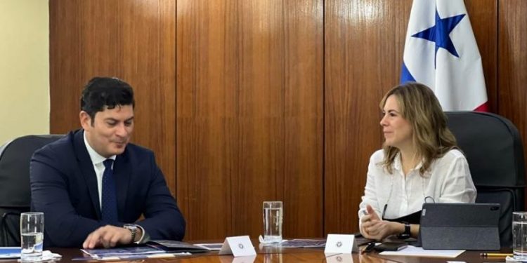 Delegación guatemalteca promueve acercamiento comercial con Panamá