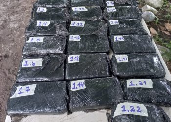 Localizan 21 paquetes con posible cocaína en Escuintla