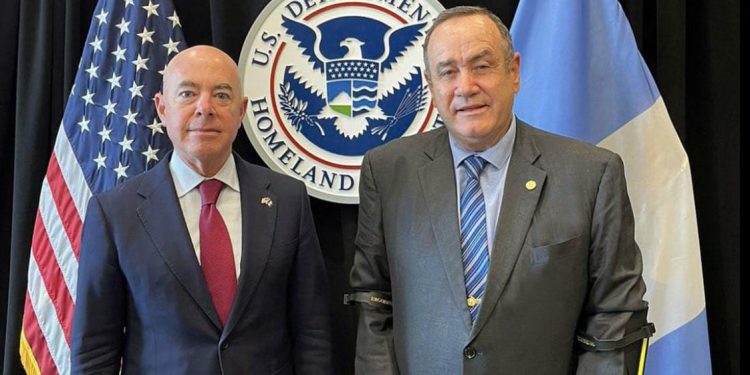 Presidente sostiene diálogo con secretario de Seguridad Nacional de Estados Unidos