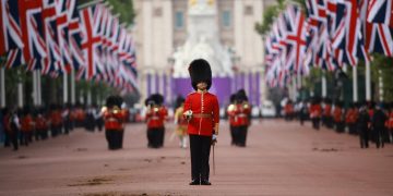 Empieza el desfile militar en el último día del Jubileo de Platino