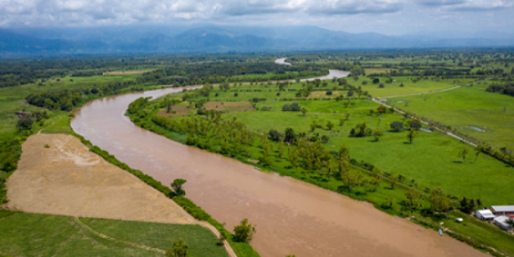 Pobladores de Izabal agradecen reparación de borda en río Motagua
