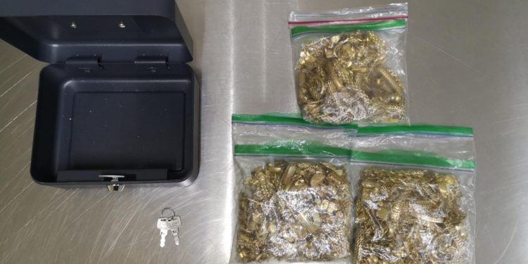 Detienen a mujer con cargamento de oro en aeropuerto La Aurora