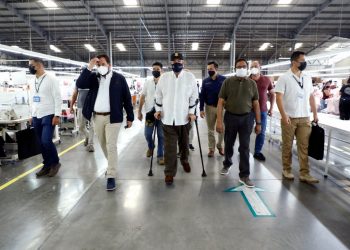 Presidente recorre fábrica textil