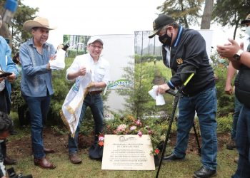 El presidente lanza programa de reforestación