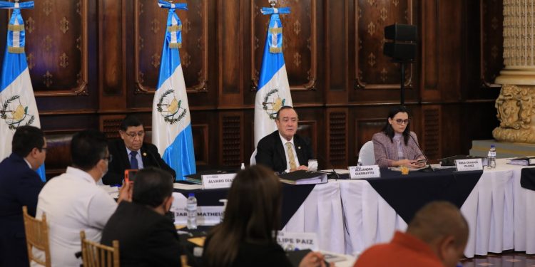 Presidente lidera la tercera reunión del Conadur.