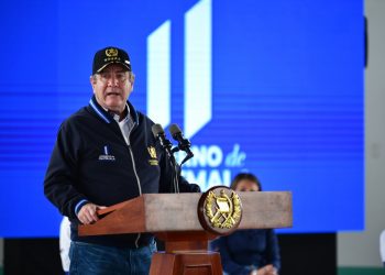 Ofrece obras para Petén