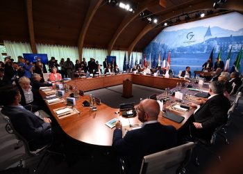 Líderes del G7 se comprometen a trabajar en la transición a las energías renovables.