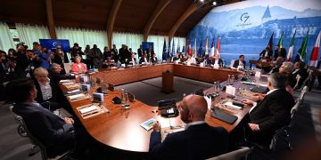 Líderes del G7 se comprometen a trabajar en la transición a las energías renovables.