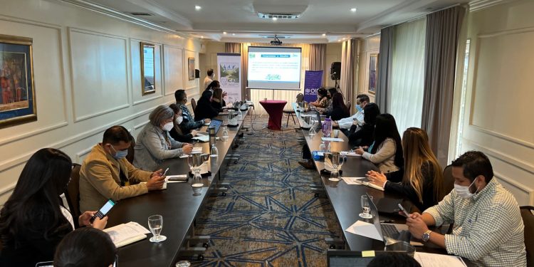 Socializan hoja de ruta para atender a familiares de víctimas del incidente en Texas