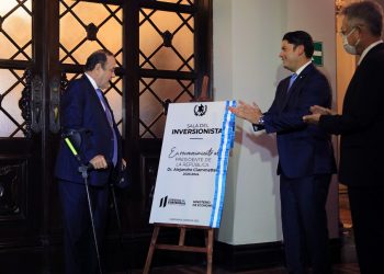 Inauguran Sala del Inversionista