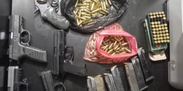 Localizan armas de fuego y dispositivos móviles durante requisa en centro de detención