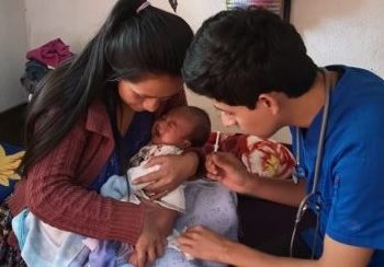 Universitarios contribuirán al desarrollo de comunidades altaverapacenses