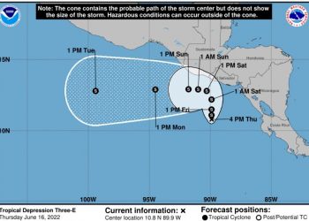 Sistema de Baja Presión ubicado sobre el océano Pacífico