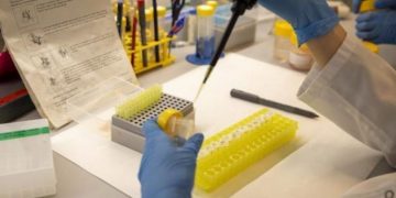 OMS evalúa potencia de vacunas para prevenir viruela del mono