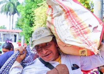 Familias de Santa Cruz Naranjo reciben dotación de alimentos