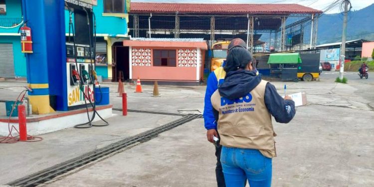 Diaco y MEM verifican cumplimiento de apoyo social a consumidores de combustibles