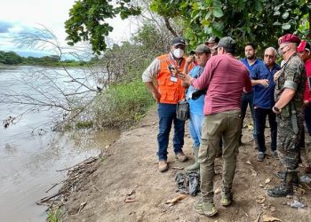 Supervisan bordas en río Paz
