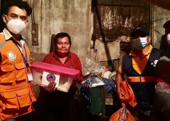 Conred asiste a familias afectadas por las lluvias en Escuintla