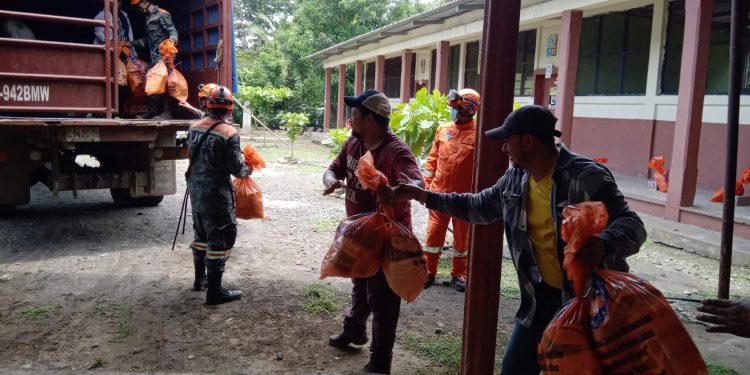 Conred apoya a vecinos afectados por inundaciones en San José La Máquina