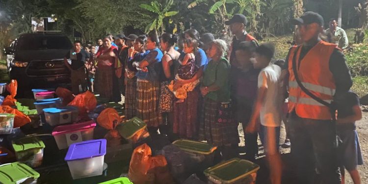 Más de 40 familias afectadas por las lluvias reciben asistencia en Panzós