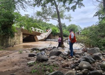 Autoridades coordinan acciones por colapso de puente en San Luis Jilotepeque