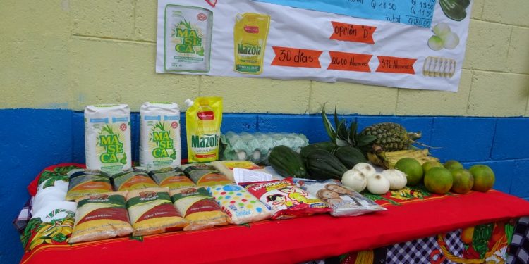 Supervisan cuarta entrega de alimentación escolar en San Miguel Panán