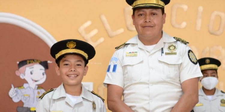 PNC designa a niño comisario general del distrito nororiente