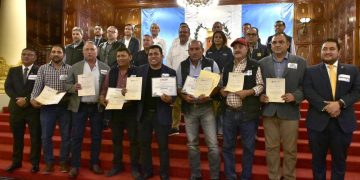 Gobierno y autoridades locales de Jalapa discuten sobre los 77 compromisos presidenciales adquiridos