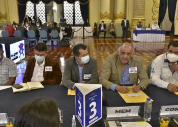 Alcaldes culminan reunión de la segunda gira presidencial.