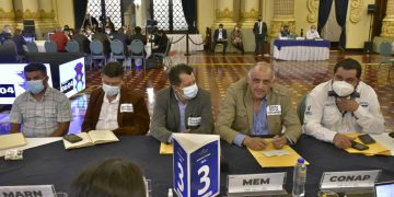 Alcaldes culminan reunión de la segunda gira presidencial.