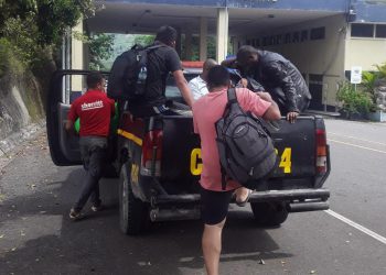 Detenctan a 11 migrantes