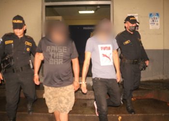 Capturan a dos presuntos coyotes por el traslado de 12 extranjeros