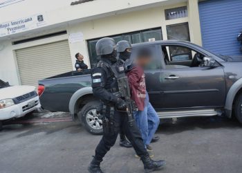 La PNC captura a tres integrantes de estructura criminal.