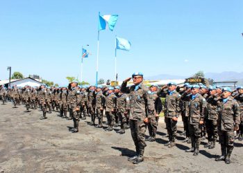 Presidente Giammattei saluda al Ejército de Guatemala en su día