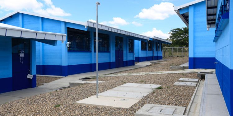 Mineduc monitorea escuelas dañadas por lluvias.