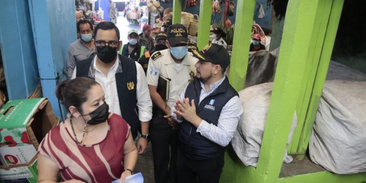 Gobernación conforma Comisión de Prevención del Delito en el Mercado Sur 2