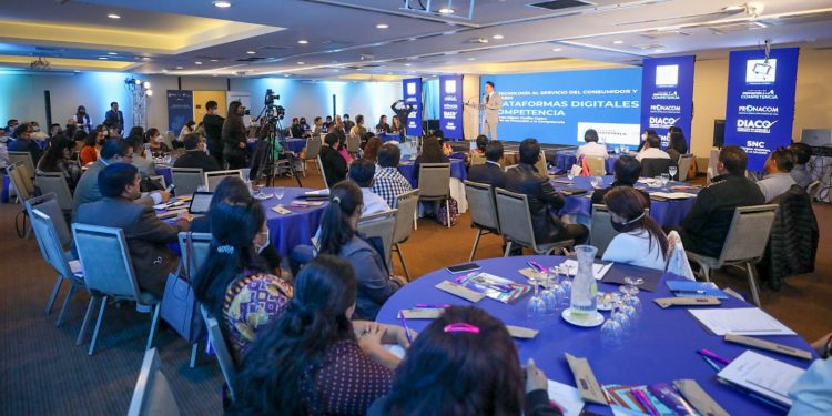 Realizan foro para fortalecer competitividad del país