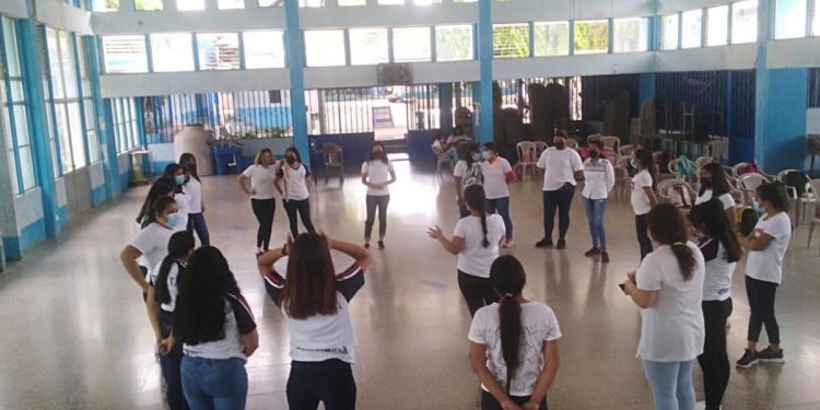 Fomentan desarrollo de jóvenes