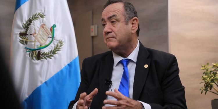 Presidente: “La vida se protege desde su concepción”