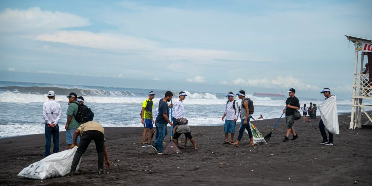 Guatemaltecos se unen al cuidado del medio ambiente