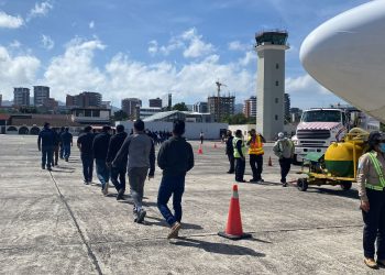 Migración brindó atención a 939 guatemaltecos retornados vía aérea