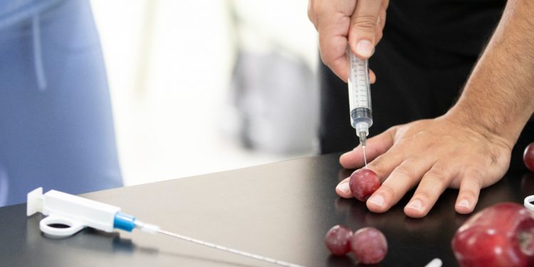 Médicos reciben capacitación sobre técnicas para toma de biopsias